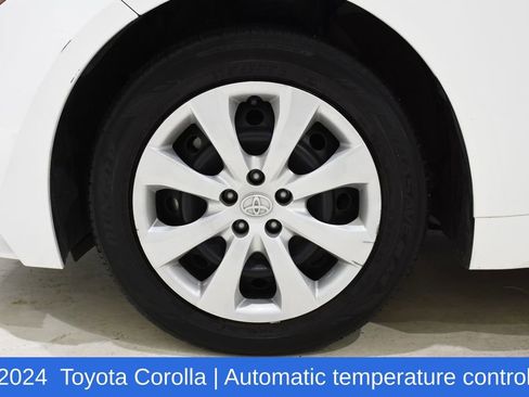 Used 2024 Toyota Corolla LE image 6