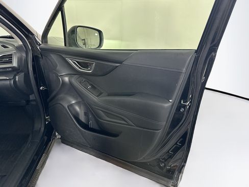 Used 2020 Subaru Forester Premium AWD/4WD image 32