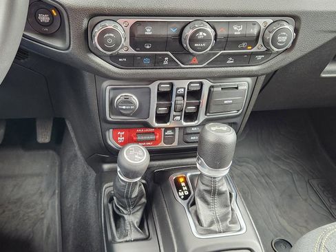 Used 2025 Jeep Wrangler Unlimited Sport S 4xe AWD/4WD image 20