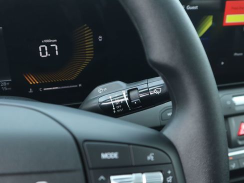 New 2025 Kia K4 LXS image 30