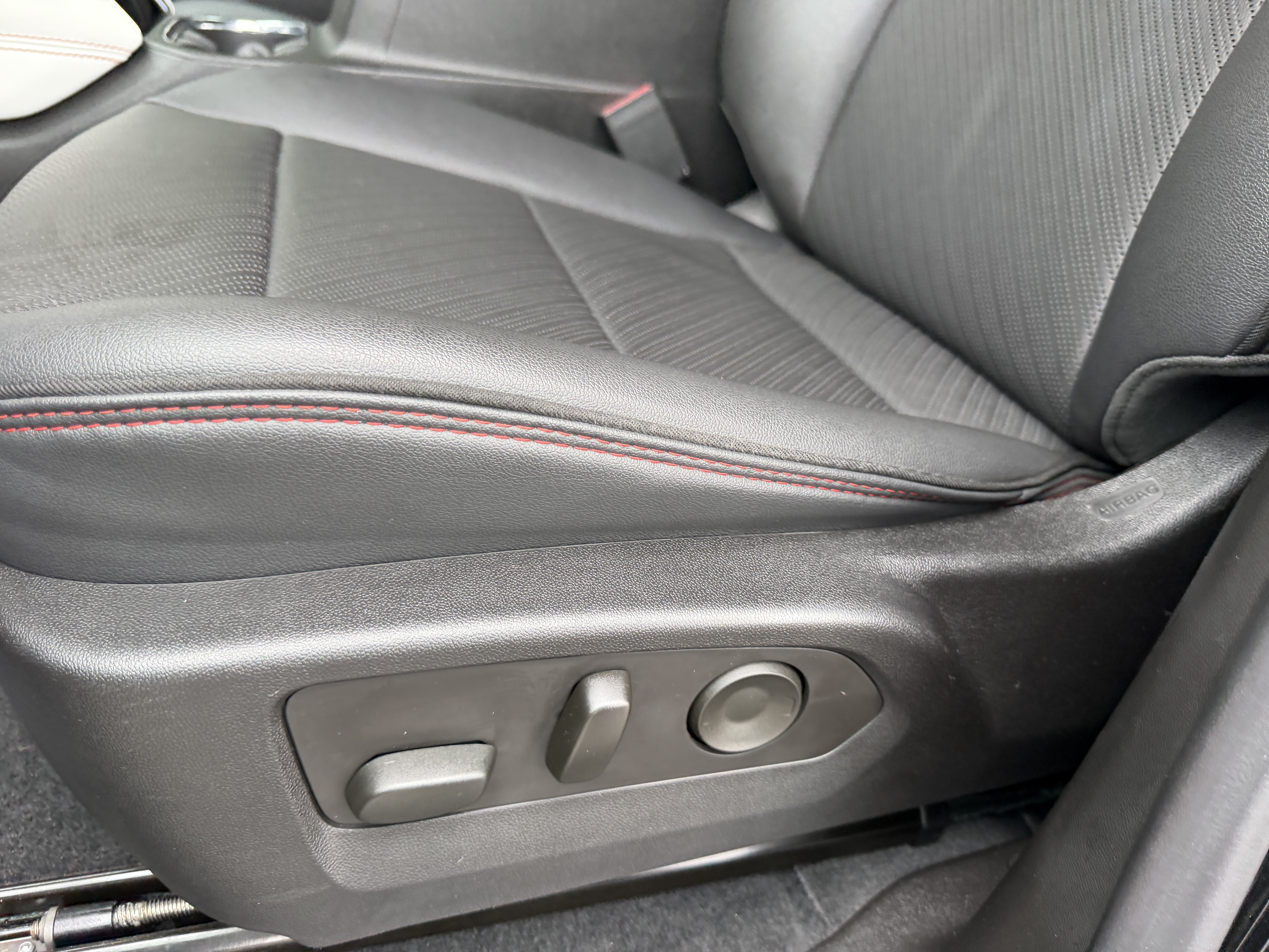 Used 2023 GMC Canyon AT4X w/ Edition 1 AWD/4WD image 14
