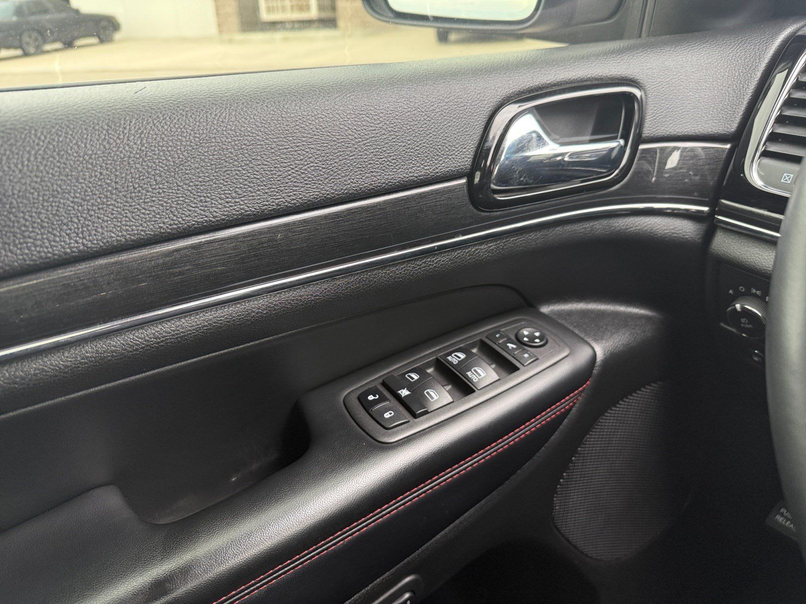 Used 2021 Jeep Grand Cherokee Trailhawk AWD/4WD image 17