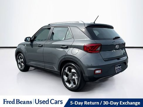 Used 2024 Hyundai Venue SEL FWD image 5