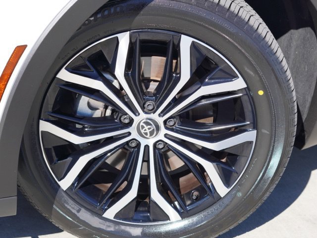 Certified 2026 Toyota Crown AWD/4WD image 11