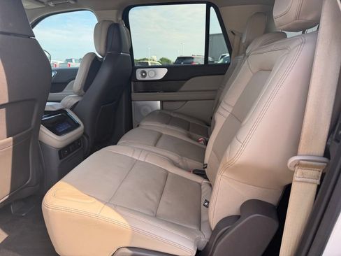 Used 2022 Lincoln Navigator L Reserve RWD image 39