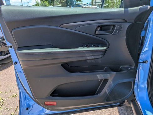 Used 2025 Honda Ridgeline TrailSport image 10