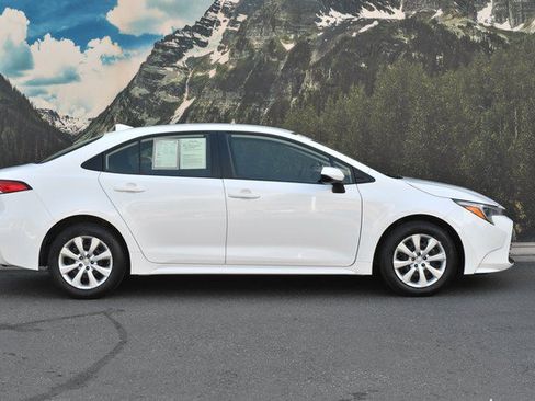 Certified 2025 Toyota Corolla LE FWD image 2