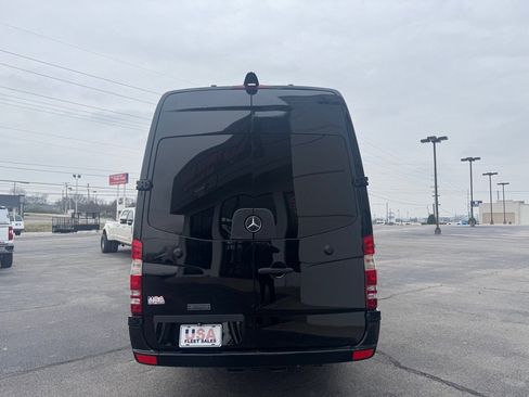Used 2016 Mercedes-Benz Sprinter 3500 image 4