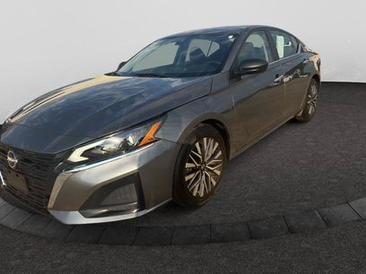 Used 2025 Nissan Altima 2.5 SV