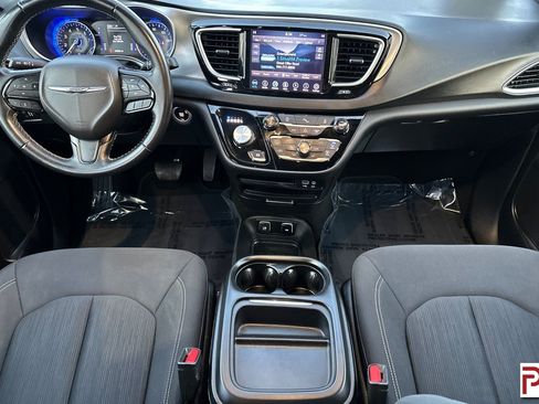 Used 2019 Chrysler Pacifica Touring Plus w/ S Appearance Package image 18