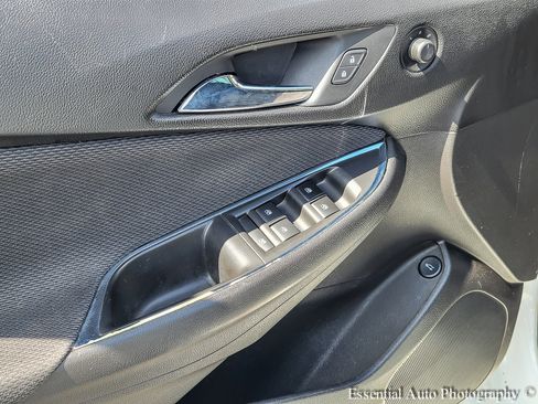 Used 2018 Chevrolet Cruze LS FWD image 12