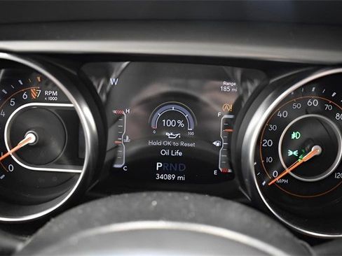 Used 2022 Jeep Wrangler Unlimited Sahara image 25