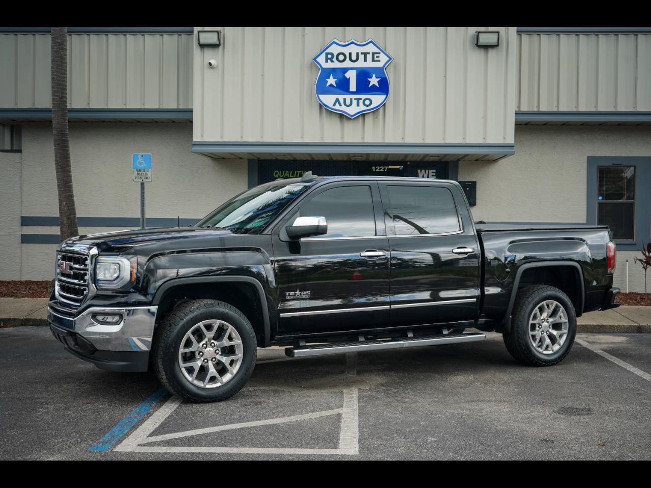 Used 2018 GMC Sierra 1500 SLT w/ Texas SLT Premium Package RWD image 1