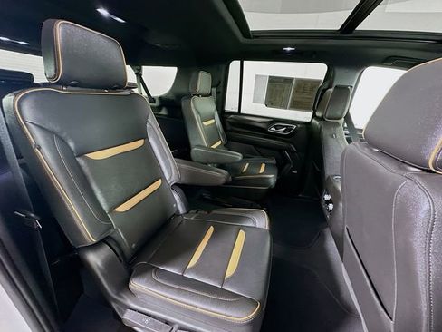 Used 2023 GMC Yukon XL AT4 image 30