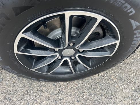 Used 2017 Dodge Grand Caravan GT FWD image 19