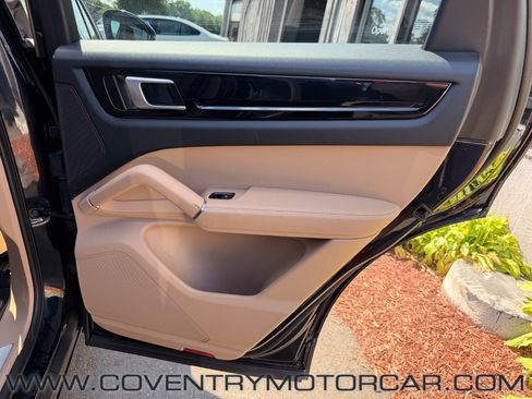 Used 2019 Porsche Cayenne AWD/4WD image 42
