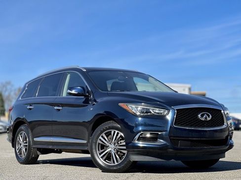 Used 2019 INFINITI QX60 Luxe w/ Essential Package image 3