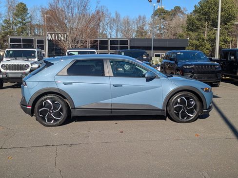 Used 2023 Hyundai Ioniq 5 SE image 4