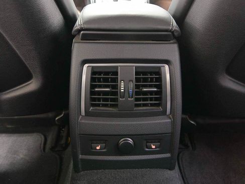 Used 2018 BMW M3 RWD image 9