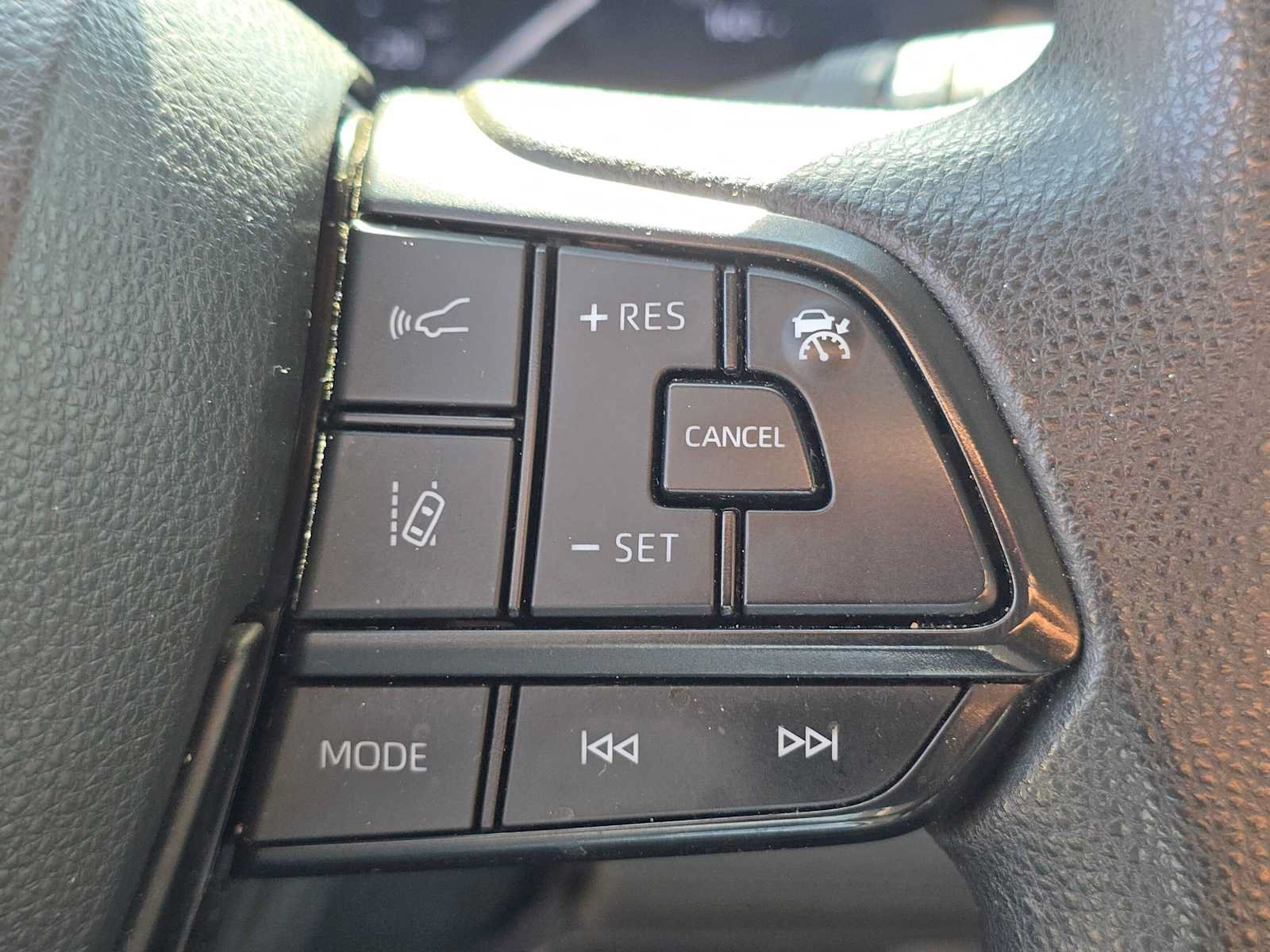 Certified 2023 Toyota Sienna LE FWD image 30