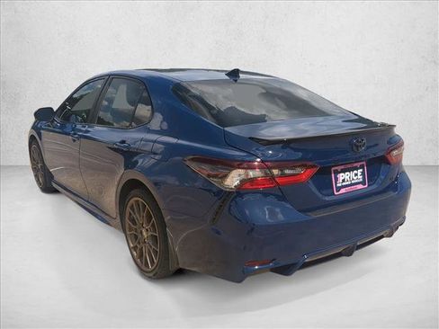 Used 2023 Toyota Camry SE FWD image 7