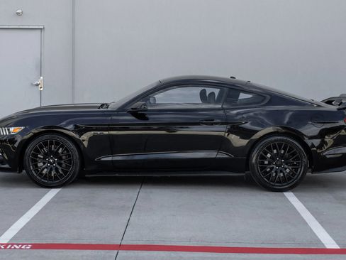 Used 2017 Ford Mustang GT Premium w/ GT Performance Package RWD image 16