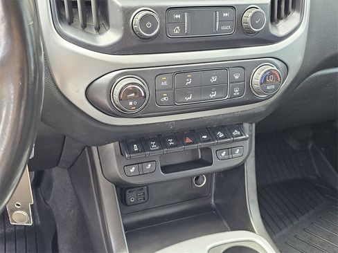 Used 2022 Chevrolet Colorado ZR2 image 19