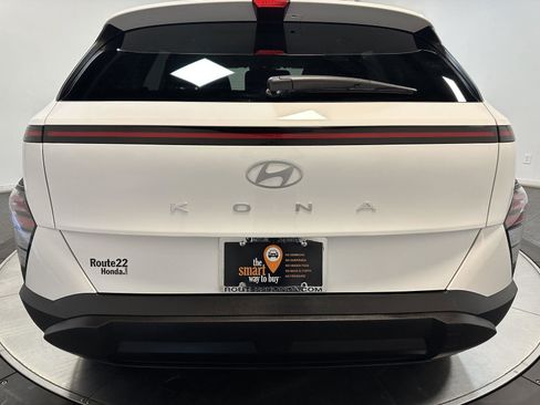 Used 2025 Hyundai Kona SEL image 12