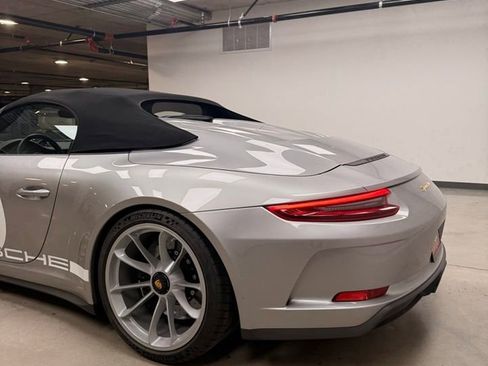 Certified 2019 Porsche 911 Speedster RWD image 6