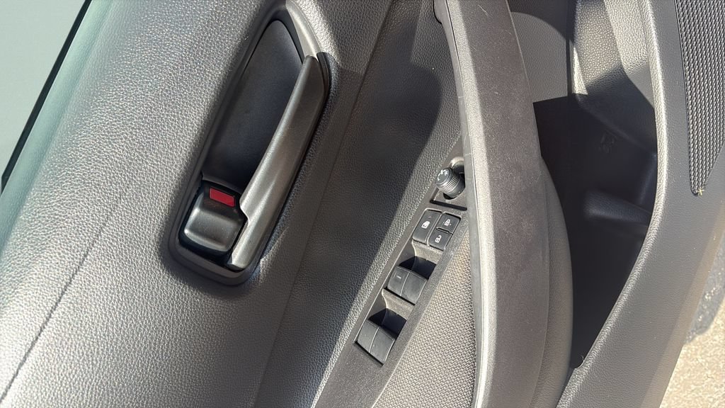 Used 2025 Toyota Corolla LE FWD image 21