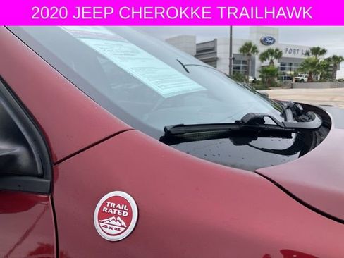 Used 2020 Jeep Cherokee Trailhawk w/ Cold Weather Group AWD/4WD image 19