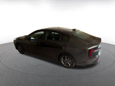 Used 2025 Kia K4 LXS image 10