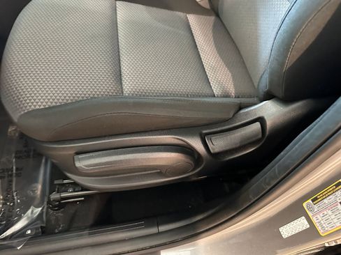Used 2025 Kia Soul LX w/ LX Technology Package FWD image 22