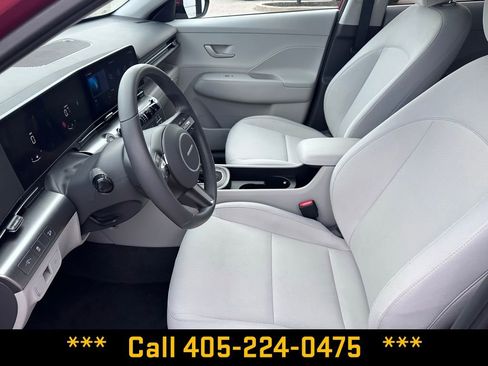 Used 2025 Hyundai Kona SEL image 25