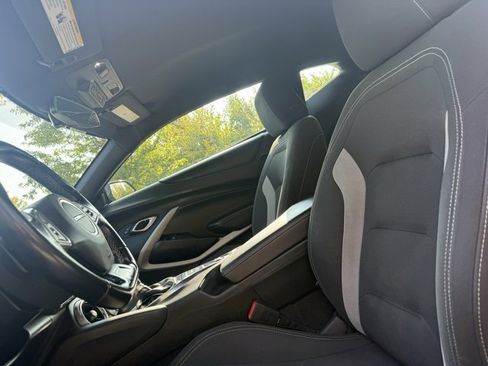 Used 2021 Chevrolet Camaro LT image 10