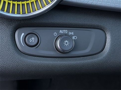 New 2026 Chevrolet Trax LT w/ LT Convenience Package image 18