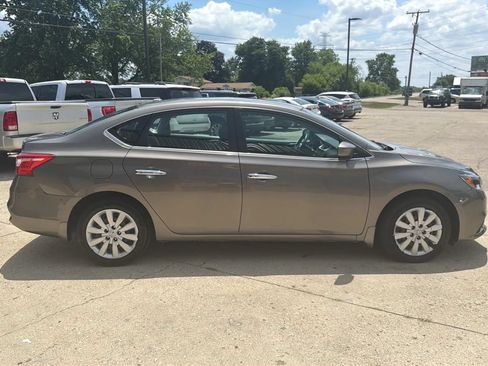 Used 2017 Nissan Sentra SV FWD image 6