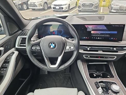 Used 2024 BMW X5 xDrive40i w/ Executive Package AWD/4WD image 13