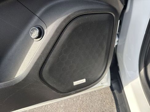 Used 2023 GMC Acadia SLT w/ Elevation Edition image 25