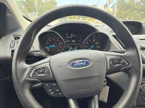 Used 2018 Ford Escape SE FWD image 10