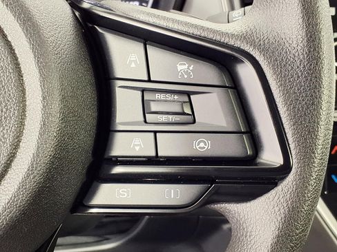 Used 2024 Subaru Crosstrek 2.0i Premium AWD/4WD image 17