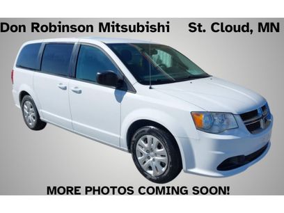 Used 2018 Dodge Grand Caravan SE w/ UConnect Hands-Free Group
