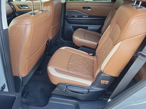 Used 2026 Nissan Pathfinder Platinum AWD/4WD image 13