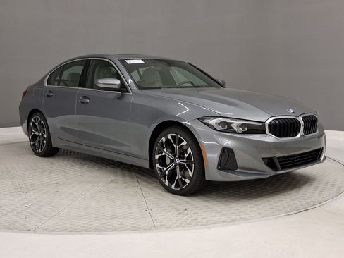 New 2026 BMW 330i Sedan w/ Convenience Package RWD image 26