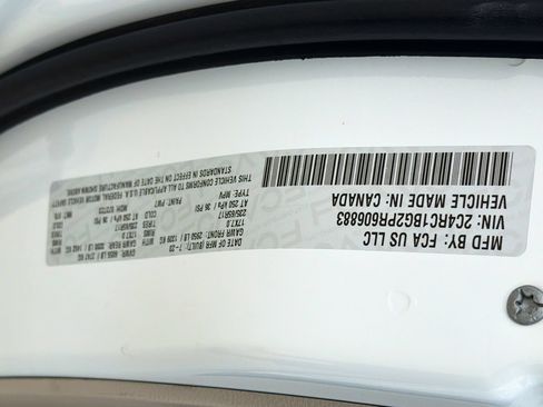 Used 2023 Chrysler Pacifica Touring-L FWD image 32