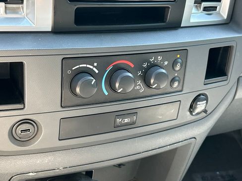 Used 2007 Dodge Ram 2500 Truck SLT AWD/4WD image 31