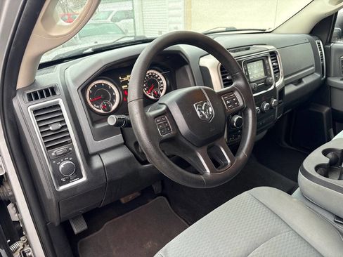Used 2017 RAM 1500 Classic SLT AWD/4WD image 8