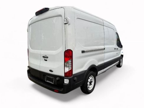 Used 2018 Ford Transit 150 148 Medium Roof RWD image 4