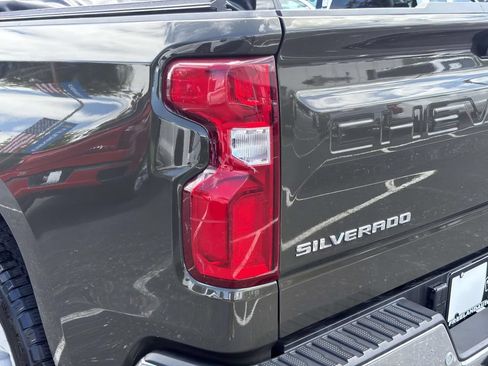 Used 2023 Chevrolet Silverado 1500 LTZ w/ Z71 Off-Road Package AWD/4WD image 11