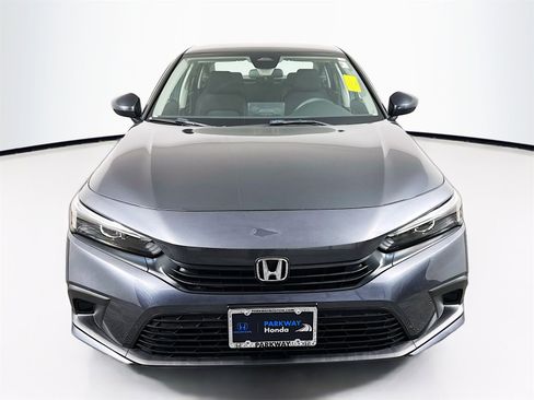 Used 2022 Honda Civic LX image 2